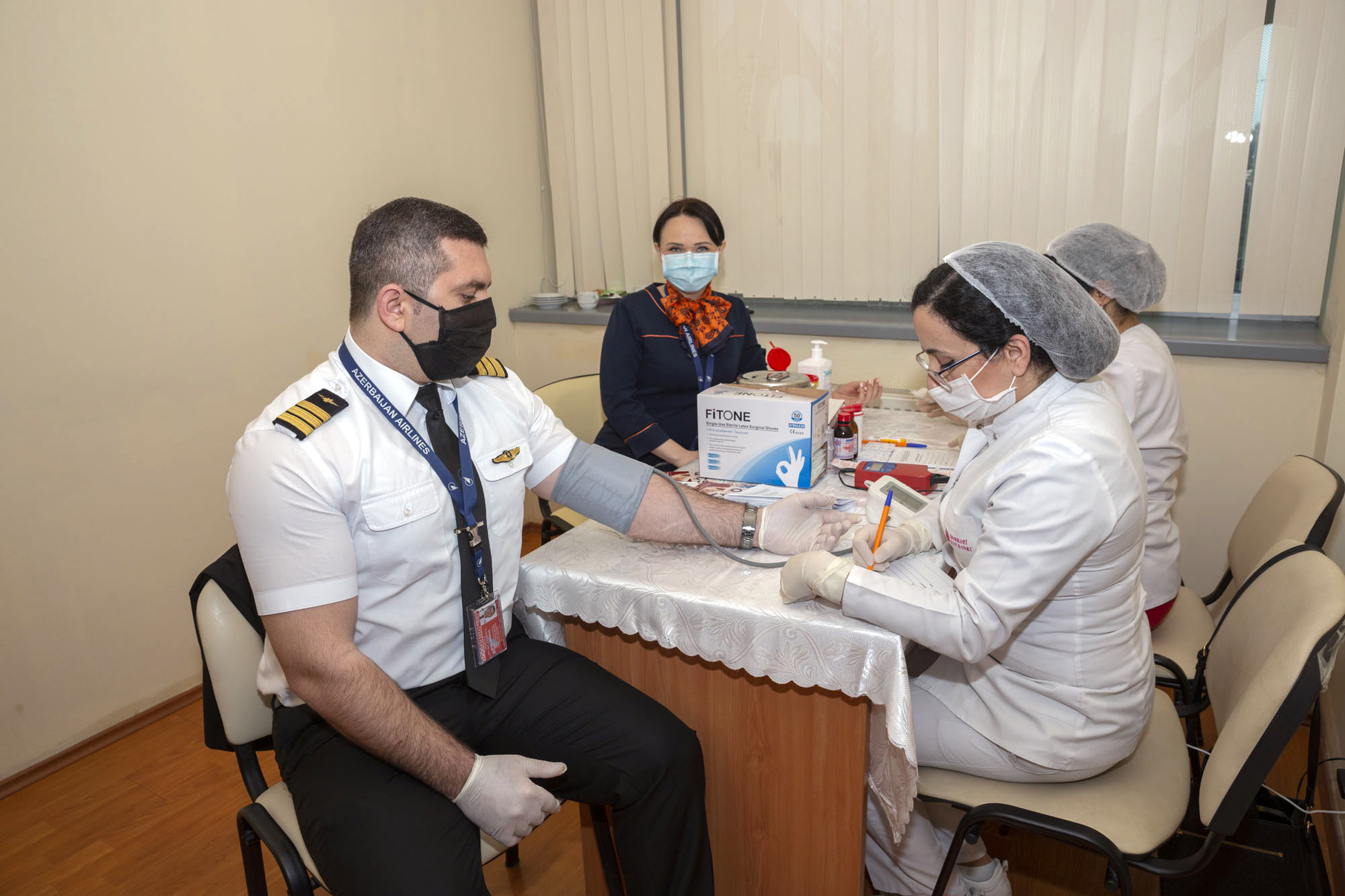 Azərbaycan aviatorları qanvermə aksiyasında iştirak etdilər - FOTO
