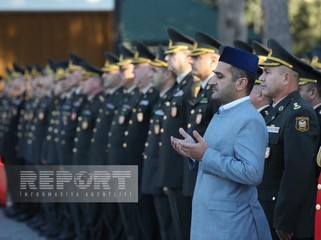 Müdafiə Nazirliyinin şəxsi heyəti İkinci Şəhidlər xiyabanını ziyarət edib - FOTOLAR