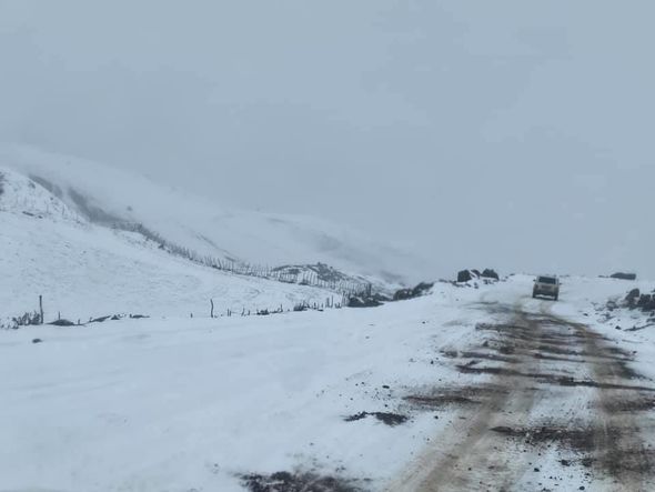 Talış dağlarına qar yağdı, maşınlar yolda qaldı - FOTO/VİDEO