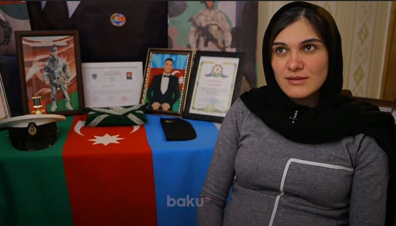 Şəhidin xanımı: "Paltarlarını büküb, saxlamışam ki, qoxusu getməsin" - VİDEO