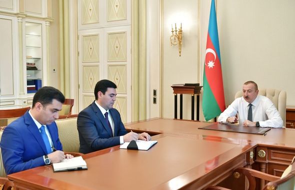 İlham Əliyev yeni təyin olunan icra başçıları ilə görüşdü - FOTO