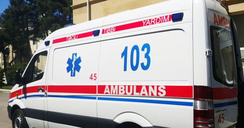 Yeni il günü sərxoş kişi təcili yardım işçilərini TƏHQİR ETDİ