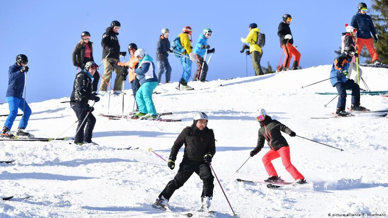 Pandemiyanın baş alıb getdiyi Avropa ölkəsi xizək mövsümünü açır