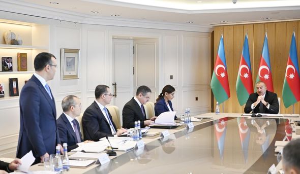 İlham Əliyevin yanında 2019-cu ilin yekunlarına həsr olunmuş müşavirə keçirilib - FOTO/VIDEO