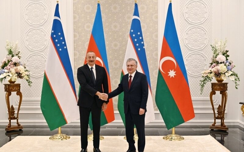 Şavkat Mirziyoyev İlham Əliyevə zəng etdi