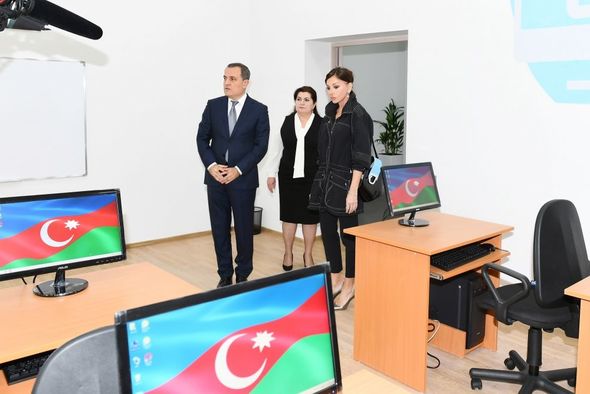 Mehriban Əliyeva Pirşağıdakı 10 saylı internat məktəbində - FOTO