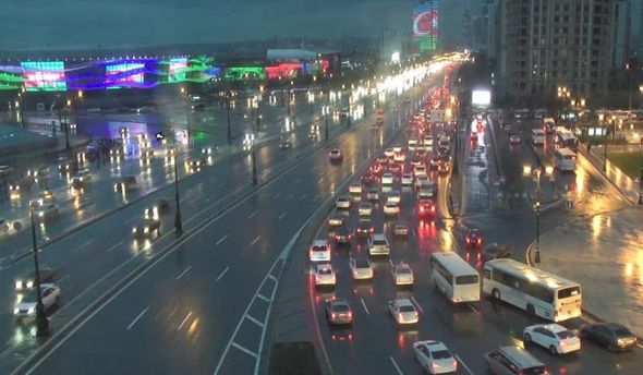 Yağış Bakının bəzi küçə və prospektlərində sıxlıq yaradıb, avtobuslar gecikir