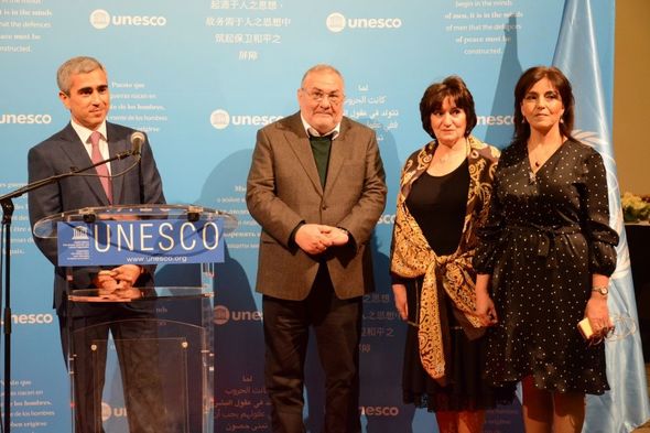 Heydər Əliyev Fondunun təşkilatçılığı ilə UNESCO-nun baş qərargahında Azərbaycan xalçalarının sərgisi açılıb