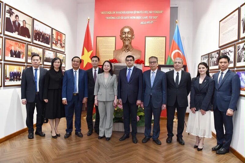 Vo Thi An Suan ADNSU-da - FOTOLAR