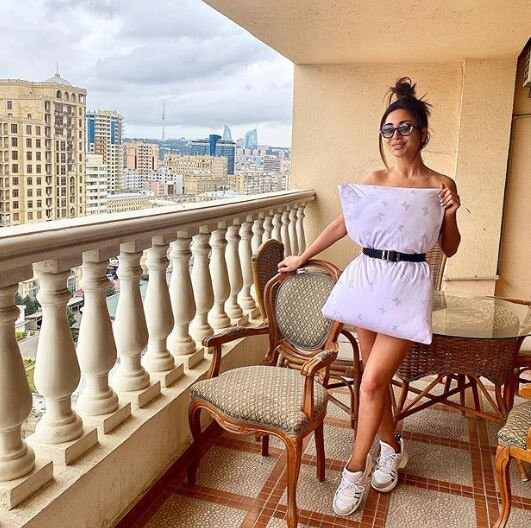 Azərbaycanlı aparıcı da trendə qoşuldu- FOTO