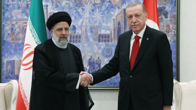 Ərdoğan Rəisi ilə Qəzzanı müzakirə etdi