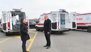 Prezident yeni alınmış müasir təcili tibbi yardım avtomobilləri ilə tanış olub - FOTO