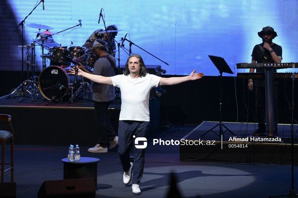 Türkiyəli müğənni Çelik Bakıda konsert verib - FOTOREPORTAJ