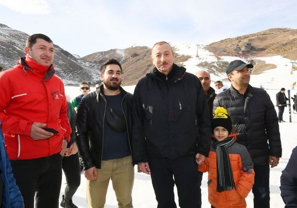 İlham Əliyev və Mehriban Əliyeva "Şahdağ" Turizm Mərkəzində - YENİLƏNİB+FOTO