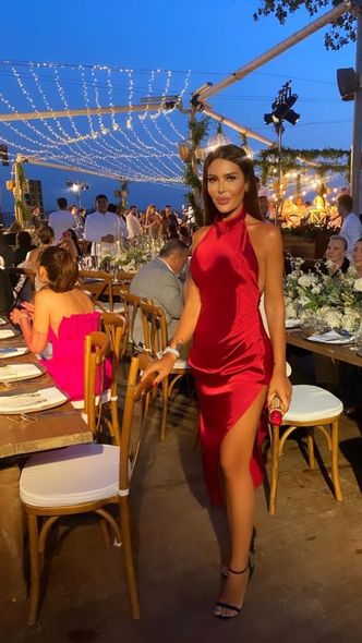 Demet Özdemir və Oğuzhan Koçun toyunda məşhurlar göz qamaşdırdılar - FOTO