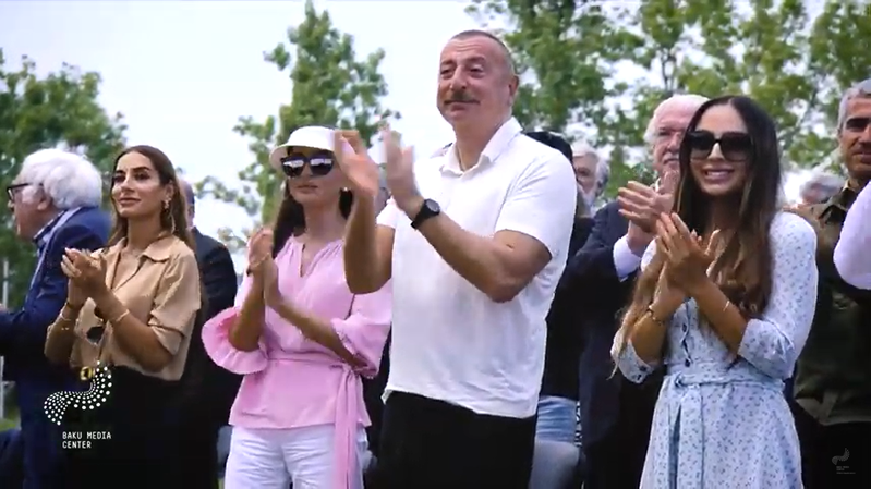 "Xarıbülbül" festivalında Heydər Əliyevin nitqi ayaqüstə alqışlanıb – VİDEO 