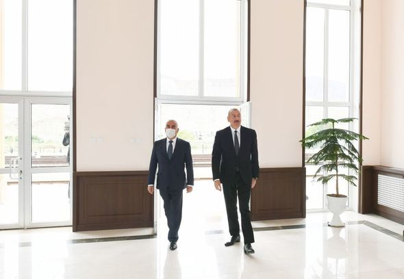 Prezident Ordubad dəmir yolu stansiyası ilə tanış oldu - YENİLƏNİB+FOTO