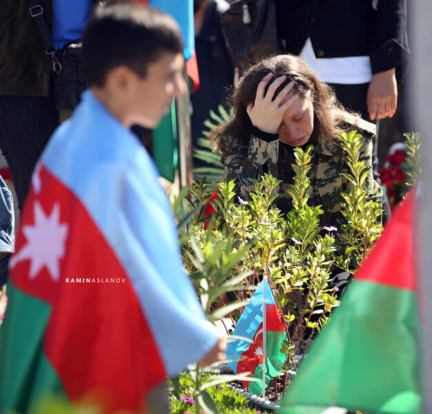 Gözü yaşlı ana, cavankən qocalan şəhidin həyat yoldaşı - Bu günün ağrısı FOTOLARDA