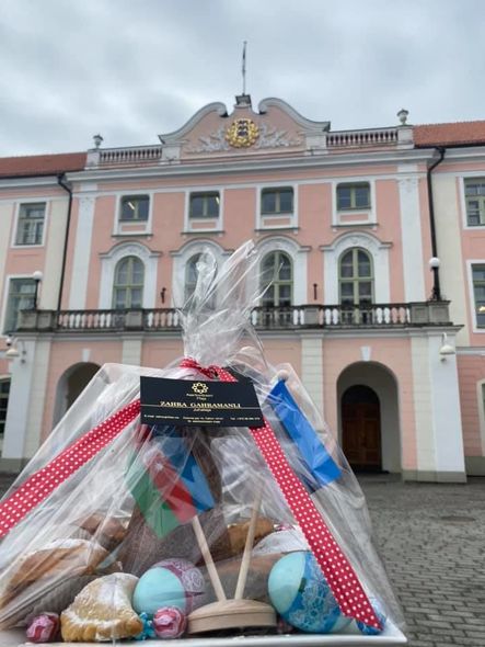 Novruz münasibəti ilə Estoniya Parlament rəhbərliyinə bayram sovqatı təqdim olunub – FOTO