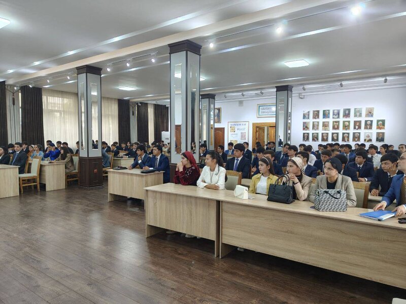 Əlimirzamin Əskərov Tacikistan Milli Universitetinin tələbələrinə mühazirə oxudu - FOTOLAR