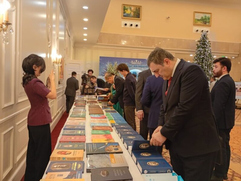 Dünya Türk Dili Ailəsi Günü və Türk Akademiyasının 15 illiyi Astanada qeyd olunub