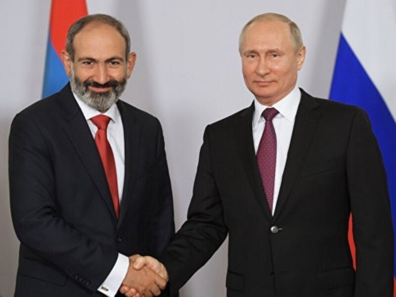 Paşinyan Rusiyada Putinlə görüşəcək
