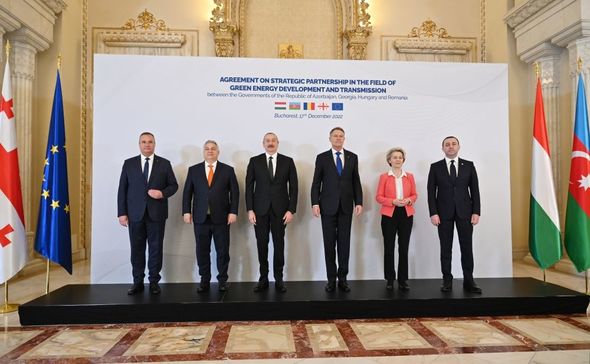 İlham Əliyev Rumıniyada plenar iclasda iştirak etdi - FOTO/VİDEO - YENİLƏNİB