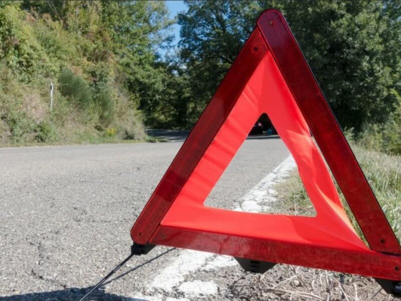 Qubada yük və minik avtomobilləri toqquşub, xəsarət alanlar var