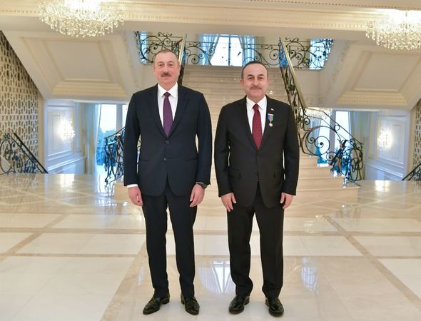 İlham Əliyev Türkiyənin Xarici İşlər nazirinin başçılıq etdiyi nümayəndə heyətini qəbul edib - FOTO