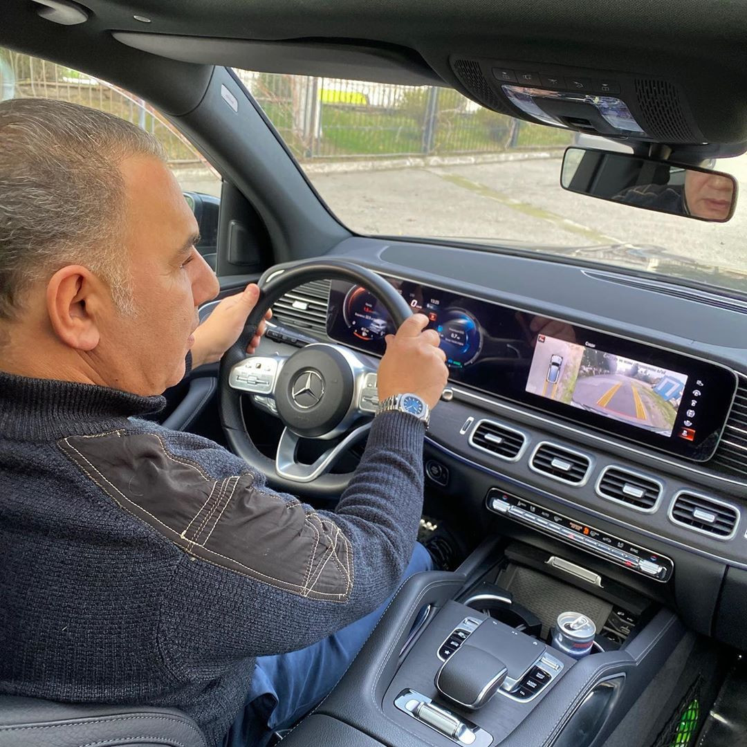 Ədalət Şükürovun dəbdəbəli həyat tərzi, avtomobil kolleksiyası, bahalı nömrələri - FOTO