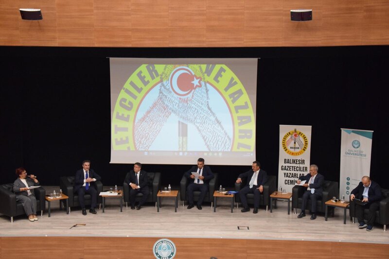 Balıkəsirdə Beynəlxalq Media Zirvəsi keçirildi: Türk dünyası üçün yeni media modeli təklif edildi - FOTO