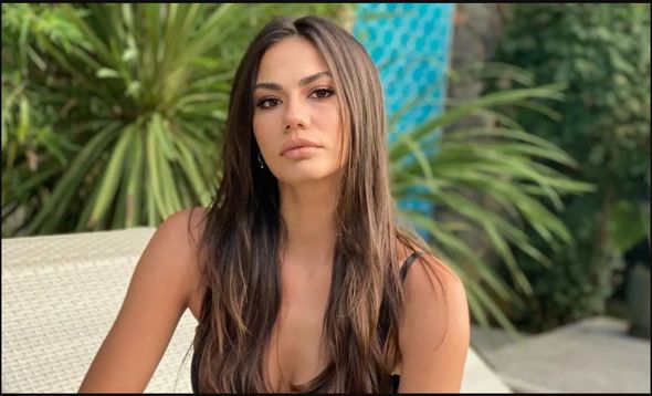 Demet Özdemir boşandıqdan sonra ilk dəfə yeni sevgilisi ilə şəklini paylaşdı - FOTO