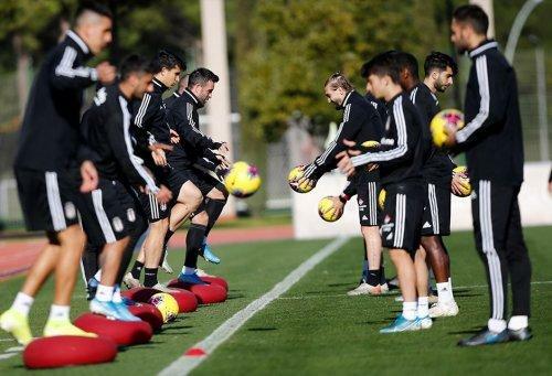 "Beşiktaş" məşqlərə başladı