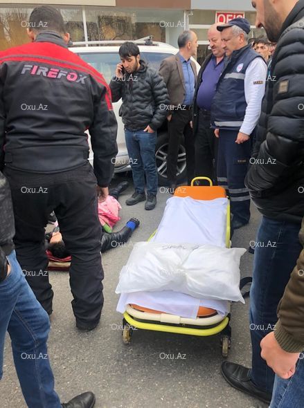Bakıda ağır qəza: Motosiklet "Volkswagen"lə toqquşdu - FOTO