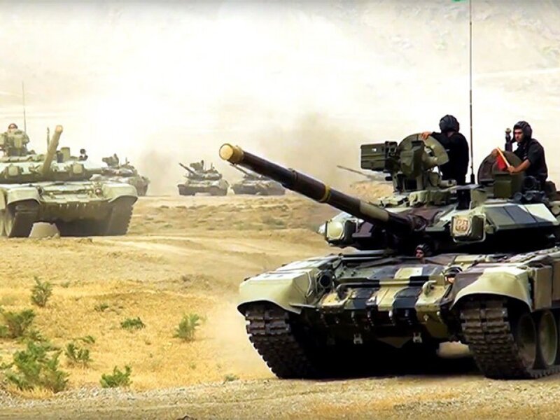 Tank bölmələri intensiv döyüş hazırlığı məşğələlərinə başlayıb - VİDEO