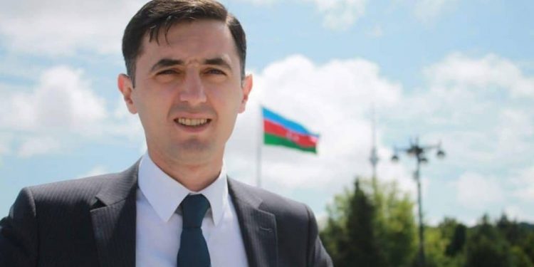 O, barəsində deyilən hər bir təhqirə layiq olan bir siyasətçidir' - Partiya sədri