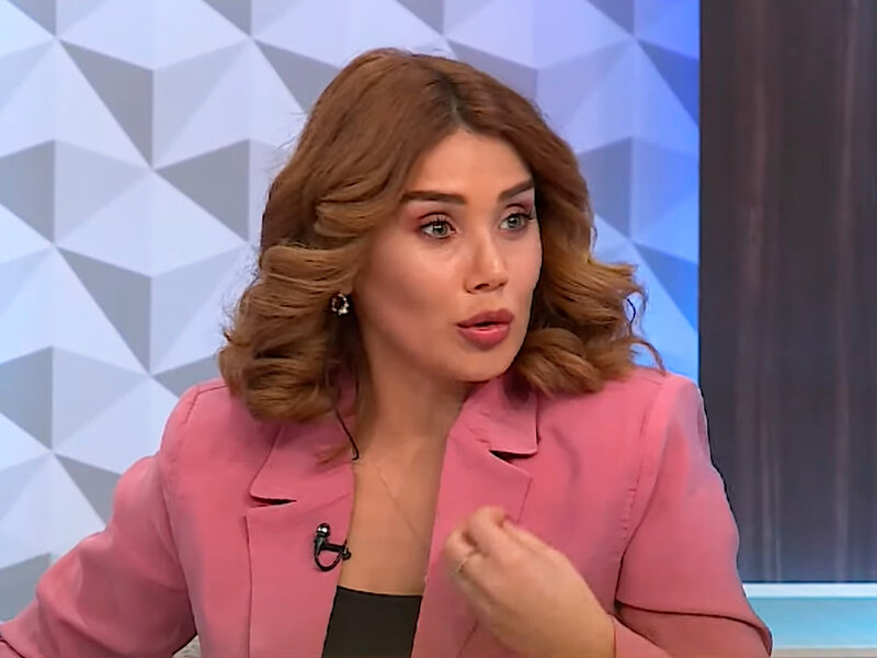 Azərbaycanlı aparıcı: 'Atam məni məktəbə getməyə qoymurdu' - VİDEO