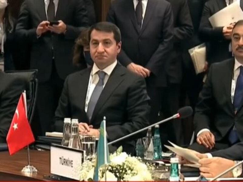 İlham Əliyevə Türk Dünyasının Ali nişanı təqdim edildi
