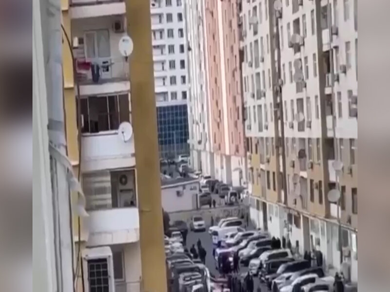 Bakıda 25 yaşlı gənc intihar edib - VİDEO 