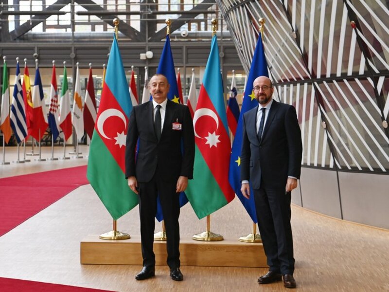 Azərbaycan və Avropa İttifaqı Şurasının liderləri üçtərəfli görüş barədə fikir mübadiləsi aparıblar