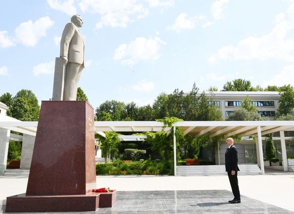 İlham Əliyev Mingəçevirdə - FOTO