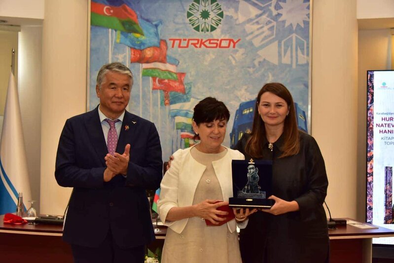 Qənirə Paşayeva mükafata layiq görüldü