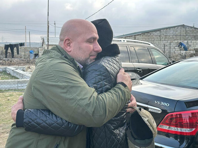 Bir fotosu ilə məşhurlaşan Sərvərə ev müjdəsi - FOTO