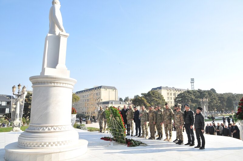 Abşeron rayonunda Ulu Öndər Heydər Əliyevin anım günü dərin ehtiramla qeyd olunub - FOTOLAR