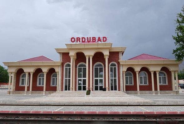 Prezident Ordubad dəmir yolu stansiyası ilə tanış oldu - YENİLƏNİB+FOTO