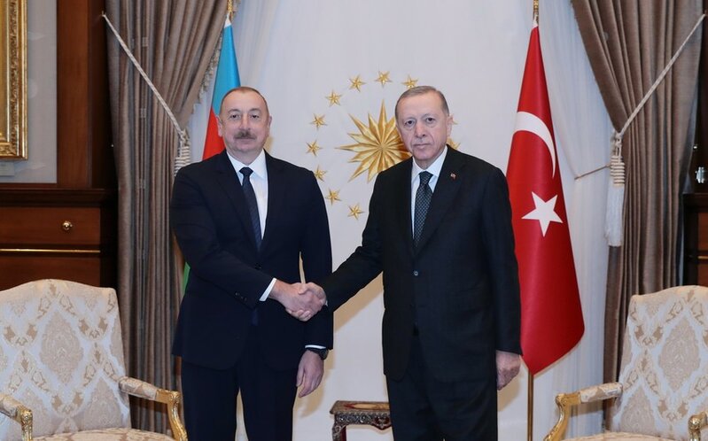 Azərbaycan və Türkiyə prezidentlərinin geniş tərkibdə görüşü başlayıb
