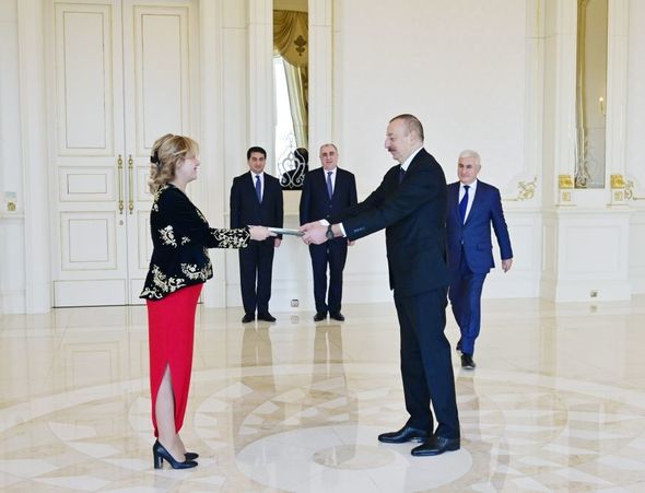 İlham Əliyev ölkəmizə yeni təyin olunmuş səfirləri qəbul etdi - YENİLƏNİB + FOTO