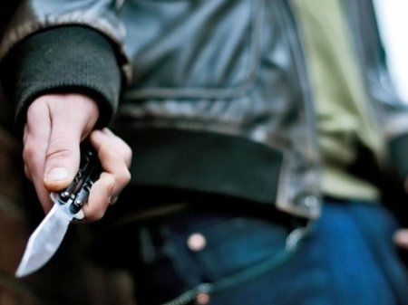 Bakıda metro yaxınlığında kütləvi dava: Bıçaqlanan var