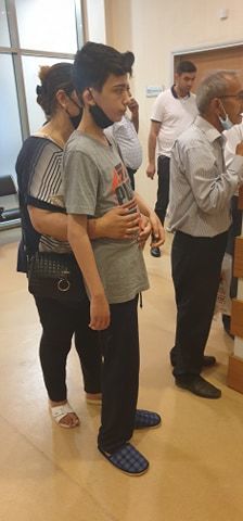 Dərd içində qalan ana 13 yaşlı oğluna kömək üçün fəryad edir: "Çarəsizik, nə pulumuz var, nə vaxtımız