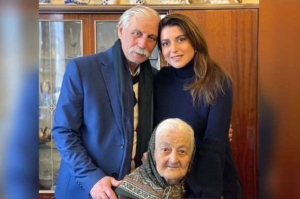 Məşhur müğənninin atası və nənəsi koronavirusdan öldü - FOTO